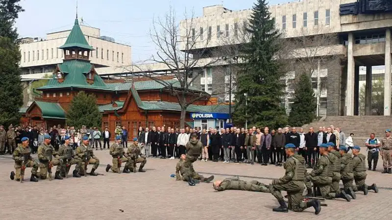 приемы рукопашного боя, торжественная церемония в Алматы, фото - Новости Zakon.kz от 05.04.2023 20:57