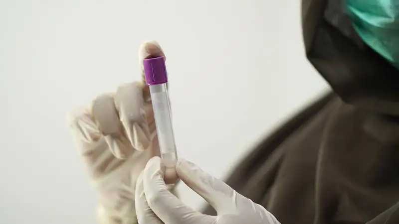 Когда закончится COVID-19 в мире, рассказал вирусолог