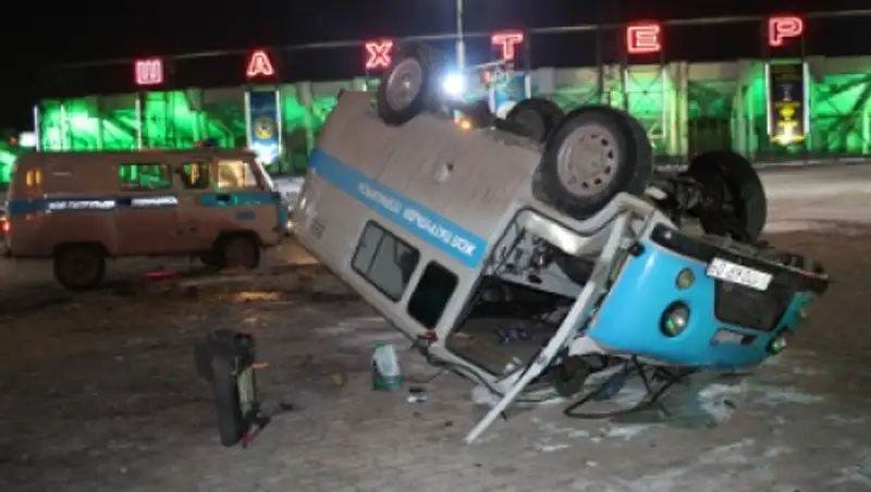 В Караганде произошло ДТП с участием полицейской спецмашины 