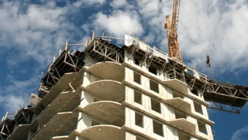 Урбанизация все активнее сдвигает жилищное строительство в города