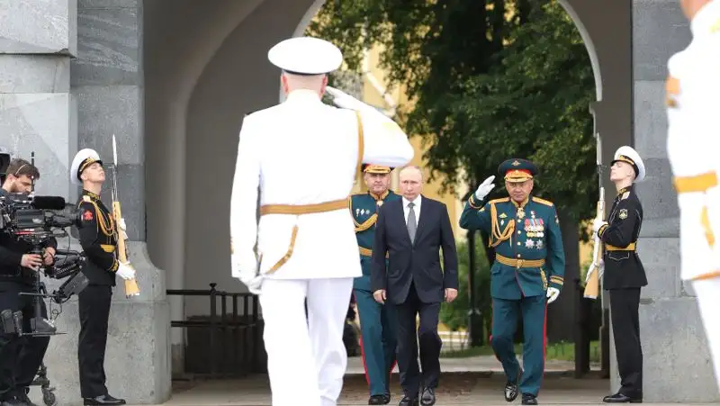 Ситуация в Украине: атака на штаб ЧФ в Севастополе, СМИ Европы пишут о самоубийстве экономики