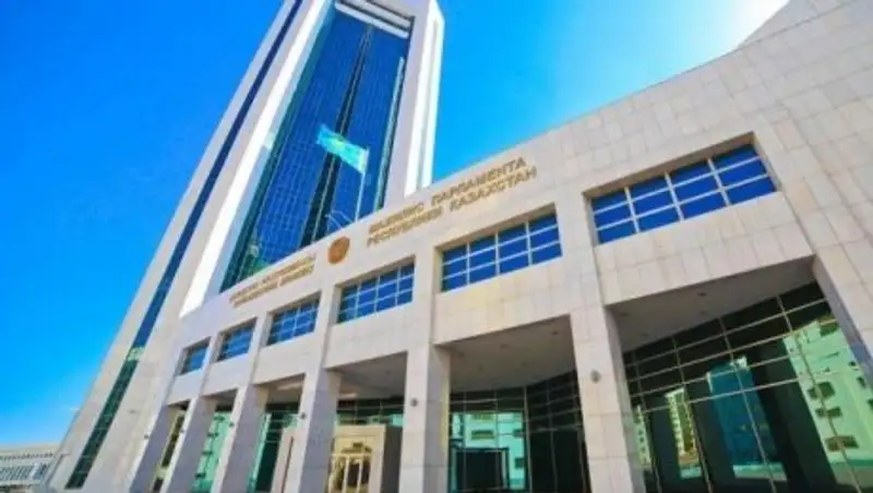 Трансляция пленарного заседания Мажилиса Парламента РК