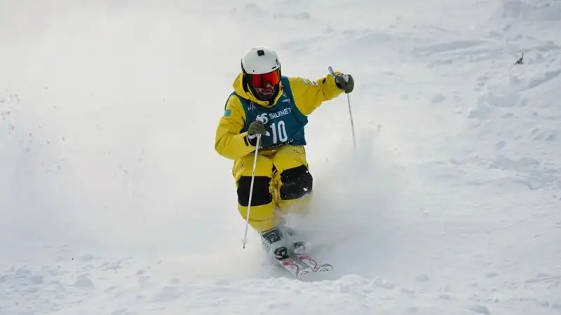 Павел Колмаков завоевал "серебро" Кубка мира по фристайлу в Алматы