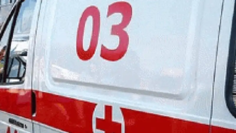 В ВКО скончался мальчик, на которого с пятого этажа дома сбросили банку с краской