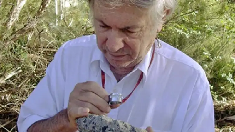 Крупнейшие на Земле метеоритные кратеры случайно нашли в Австралии