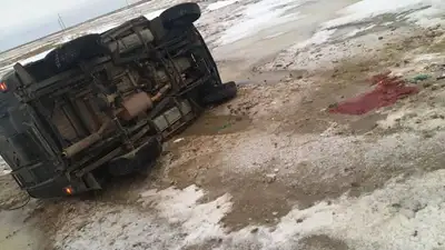 Женщина погибла на трассе, фото - Новости Zakon.kz от 06.01.2023 19:30