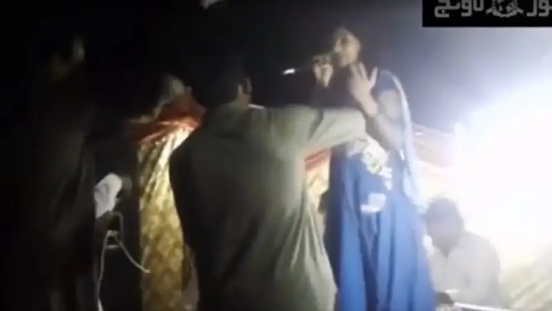 В Пакистане беременную певицу застрелили за отказ станцевать