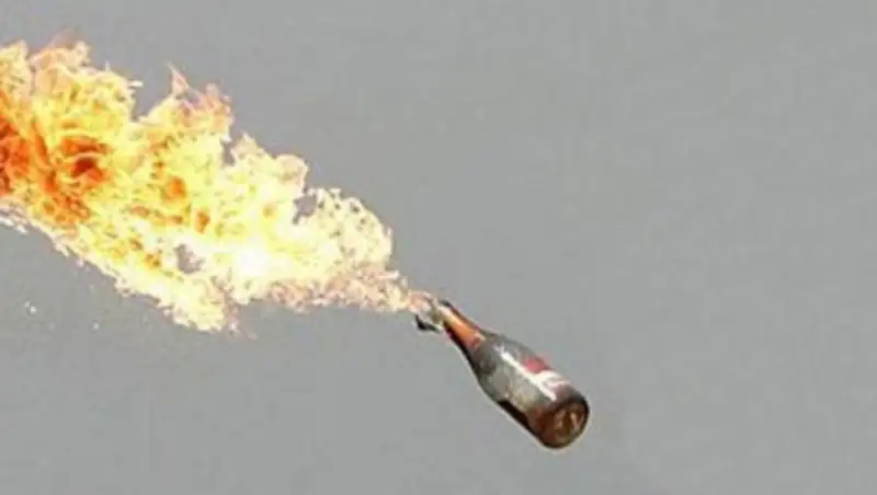 Меломан метнул в окно соседей коктейль Молотова за просьбу сделать потише