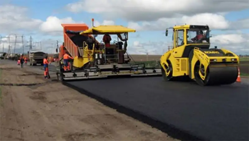 Рабочая комиссия начала приемку в эксплуатацию 54 км дороги «ЗЕ - ЗК» в ЮКО, фото - Новости Zakon.kz от 19.11.2013 18:10