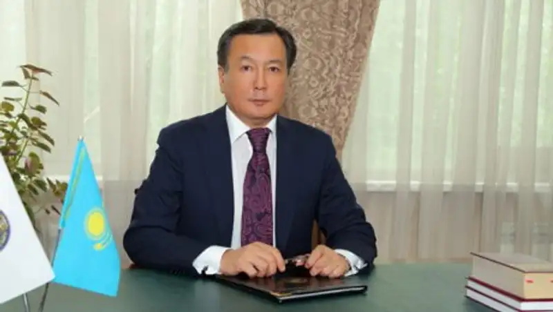 Экс-главу палаты частных судоисполнителей Алматы лишили адвокатской лицензии