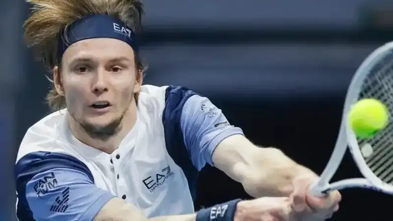 Первая ракетка Казахстана Александр Бублик вышел в четвертьфинал турнира в Монпелье