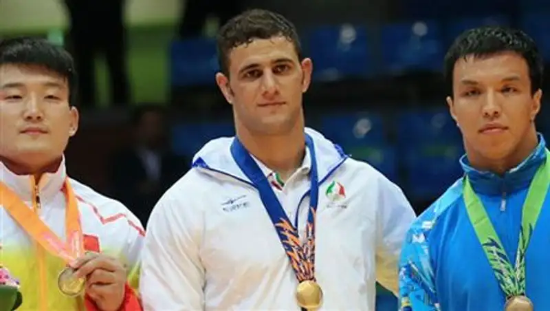 Юношеская сборная Казахстана по вольной борьбе завоевала два "золота" в Иране