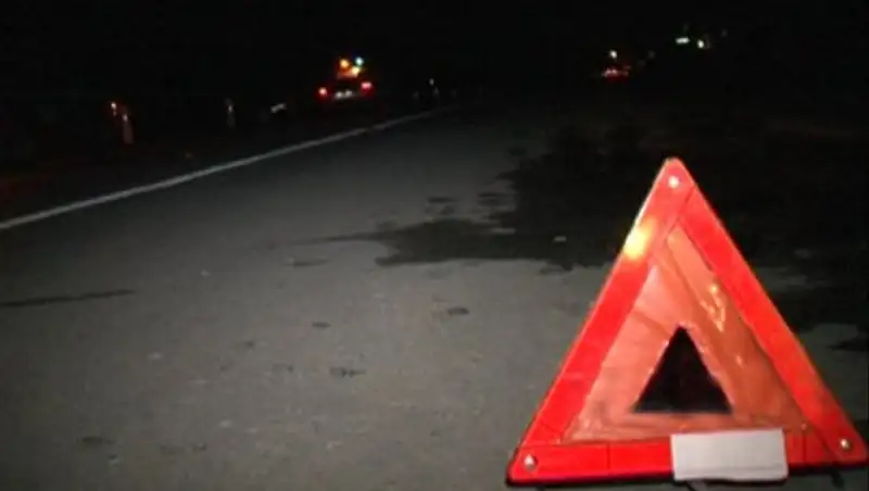 Один человек погиб и двое пострадали в ДТП на трассе Алматы - Бишкек