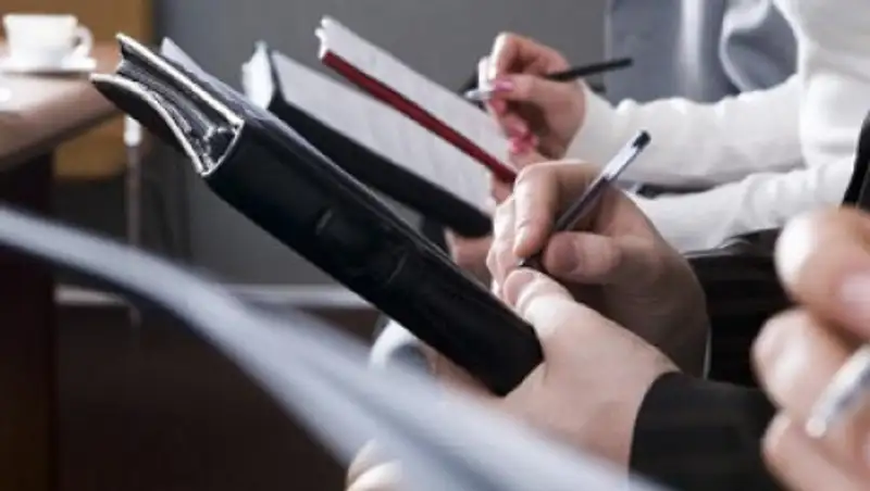 Предлагается открыть специальность для подготовки специалистов рекламы на казахском языке