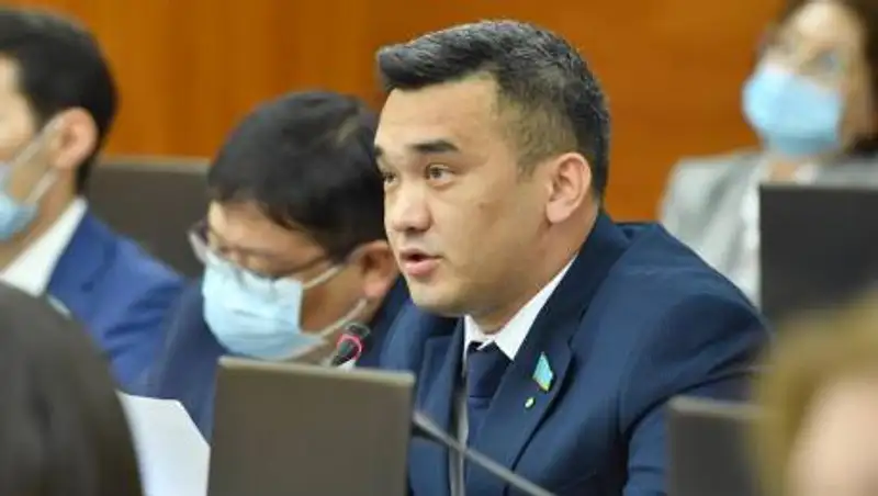 Депутат сравнил "КазАвтожол" с беспредельщиком в подворотне