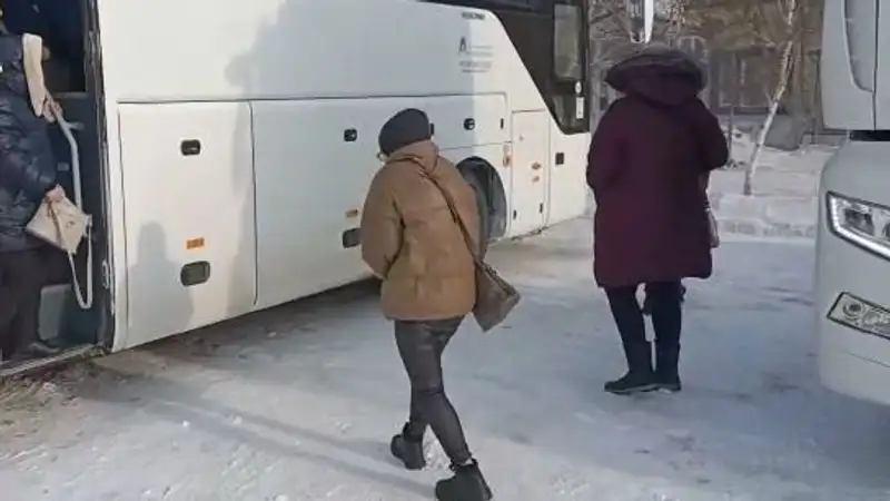 В Акмолинской области 45 россиян эвакуировали с трассы из-за непогоды