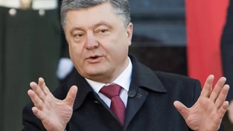 Порошенко назвал Крым военным хабом