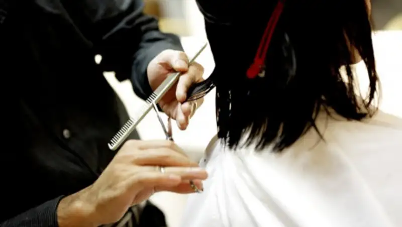 Почему не откроют салоны красоты вместе с парикмахерскими