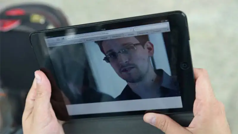 В ходе "прямой линии" к В.Путину обратился бывший агент ЦРУ Сноуден