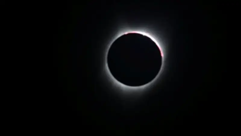 Жители Орегона увидели полное солнечное затмение