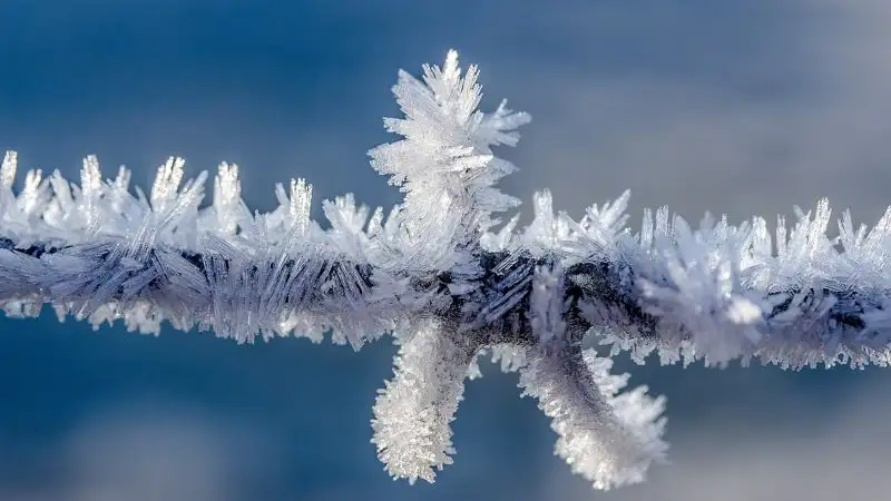 В трех областях Казахстана из-за мороза ограничено движение на трассах