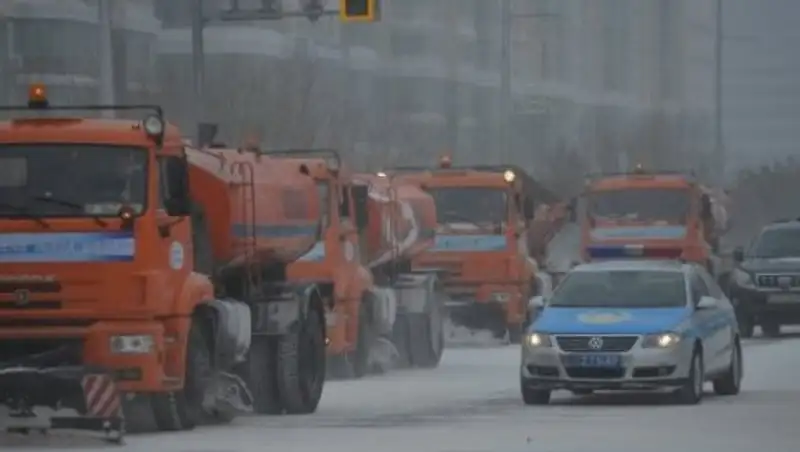 За вчерашние сутки из Астаны вывезено более 42 тыс кубометров снега