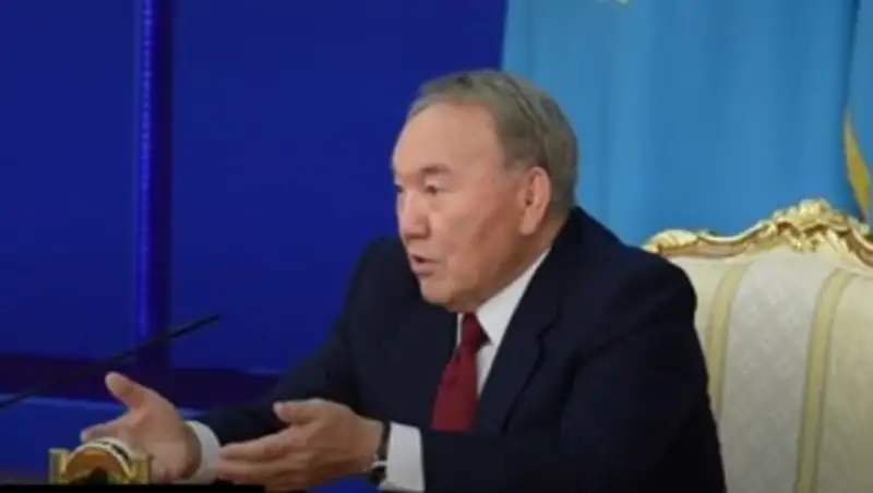 Назарбаев рассказал анекдот про идеального мужчину
