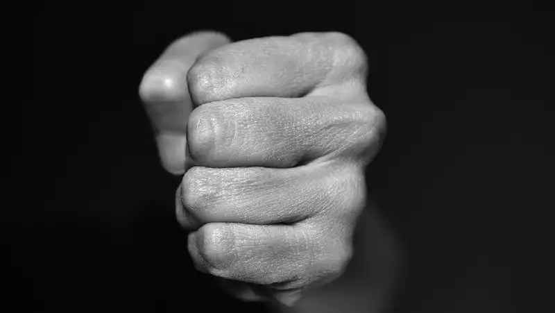 «Терроризирует старшеклассник» — школьники подрались в Алматинской области