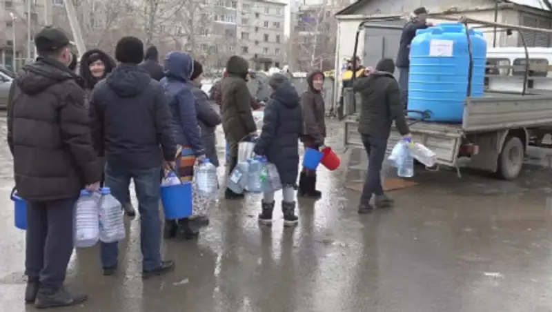 В Уральске 77 тысяч человек двое суток проживают без воды