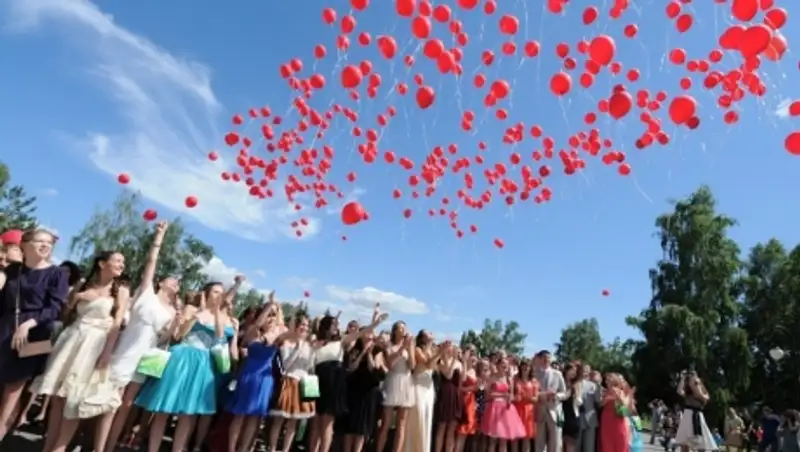 Уже завтра по всему Казахстану прогремят выпускные вечера