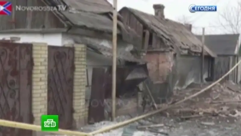 В Донецке маршрутка попала под обстрел