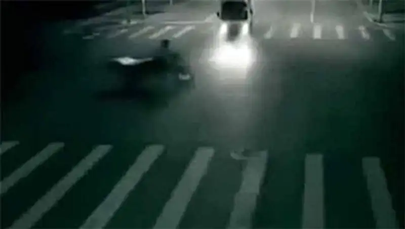 Кадры невероятного спасения обсуждают в Интернете