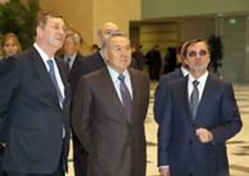 Нурсултан Назарбаев посетил новый столичный Дворец творчества школьников, фото - Новости Zakon.kz от 09.12.2011 00:59