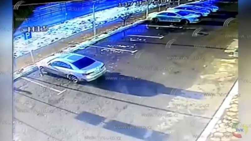 В Шымкенте камера видеонаблюдения зафиксировала дерзкое ограбление