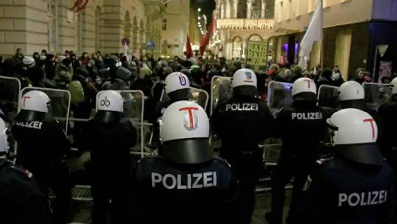 В Вене полиция задержала более 20 чеченцев