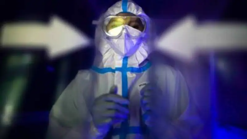 Еще у четверых казахстанцев, вернувшихся с отдыха,  выявили коронавирус