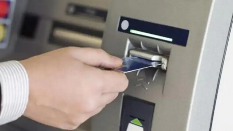 Количество используемых банковских карт увеличилось всего в двух регионах РК