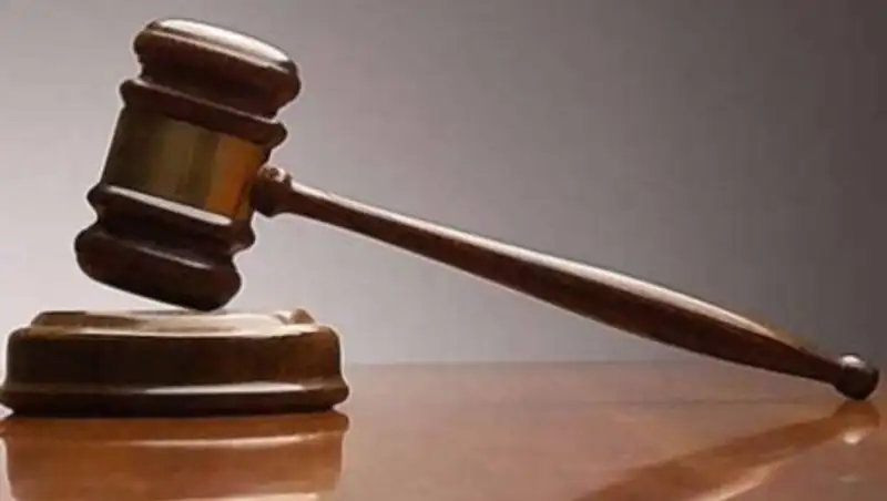 В ВКО военнослужащий вместе с другом-рецидивистом ограбил человека 