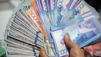 курсы валют, фото - Новости Zakon.kz от 26.06.2023 11:08