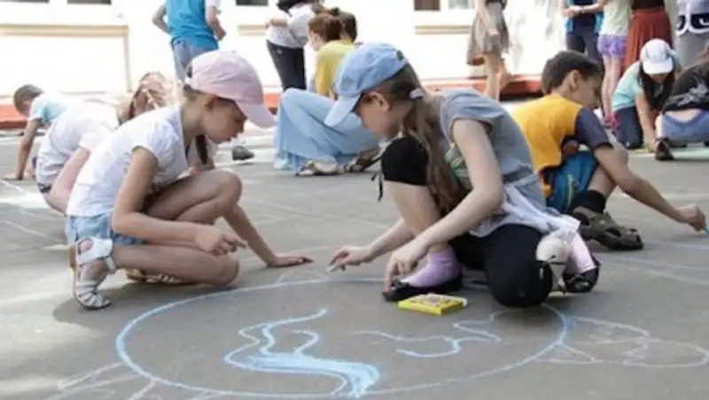 Из-за менингита в Алматы переносят открытие детских лагерей