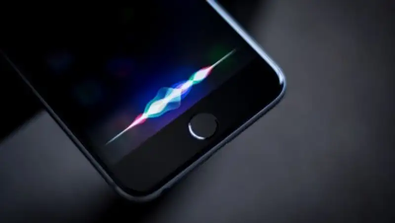 Голосовое управление Siri спасло жизнь тонущим рыбакам из Флориды