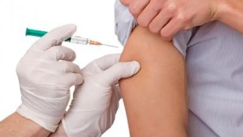 Более 4 тыс. медиков и педагогов прошли обучение по дополнительной иммунизации против кори