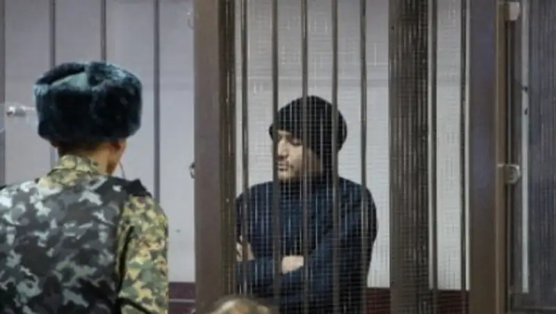 Руслан Кулекбаев отказался встать с места во время суда