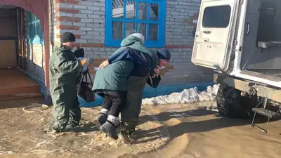35 домов и 60 подворий подтоплено в селе Карамырза Костанайской области, фото - Новости Zakon.kz от 06.04.2023 09:25