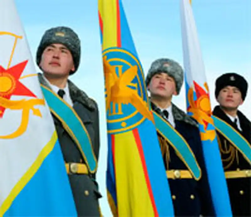 Впервые в истории Казахстана Минобороны проведет Боевой парад, фото - Новости Zakon.kz от 03.04.2013 19:59