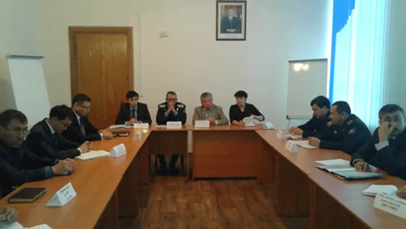 В Семее прошел день открытых дверей с участием государственных органов, фото - Новости Zakon.kz от 27.11.2013 03:01