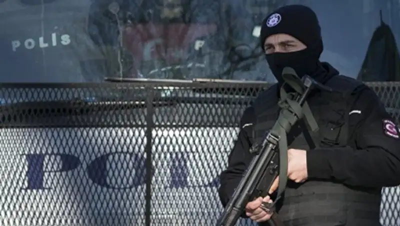 Три человека погибли, 22 ранены при взрыве автомобиля в Турции