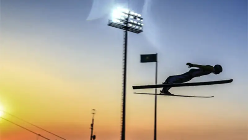 На 1 этапе Летнего Гран-при по прыжкам на лыжах с трамплина победителем стал Йерней Дамьян