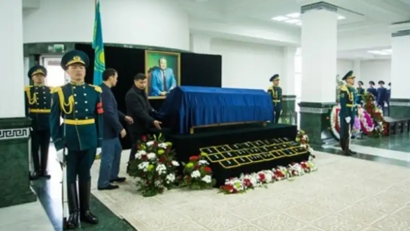 Похороны Максута Нарикбаева состоятся сегодня в Астане