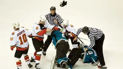 Хоккей Драка команд, фото - Новости Zakon.kz от 17.03.2023 11:52